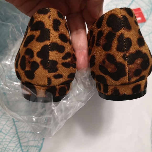 Flat leopard print shoes - Picture 3 of 7